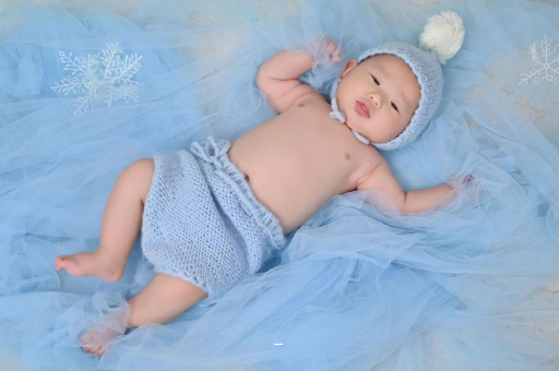 北票三个月宝宝挠耳朵 北票三个月宝宝挠耳朵